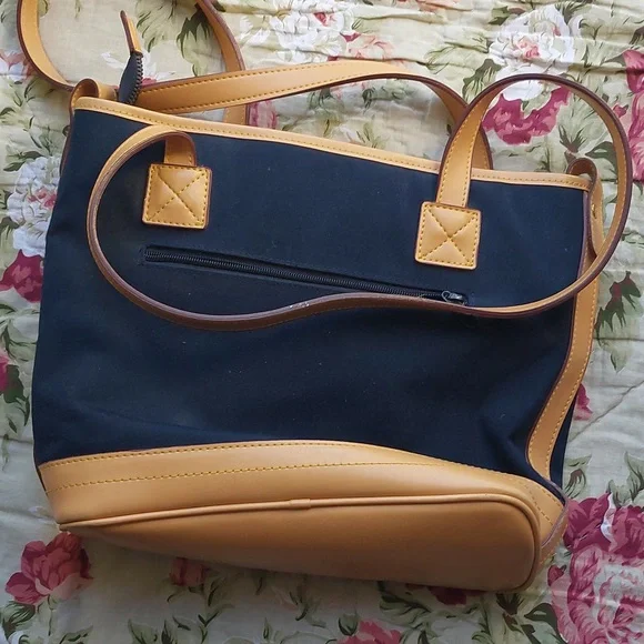 Dooney & Bourke Purse - Picture 5 of 10